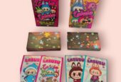 Cartas coleccionables de personajes (Capybara, Stich, Labubu y muchas más)